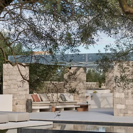 Noero Villa *